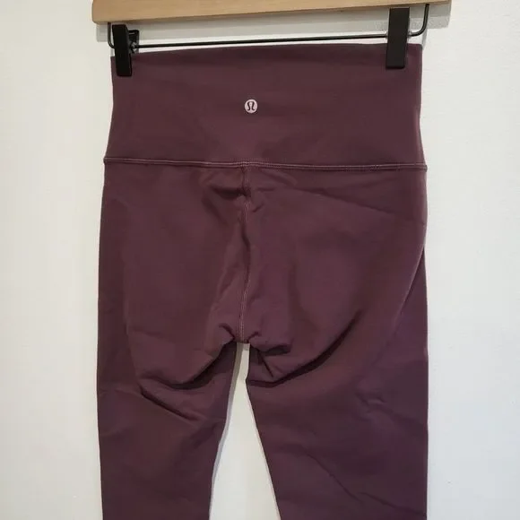 Lululemon Women’s Size 6 Burgundy Cropped Wunder Under Leggings - Picture 6 of 7